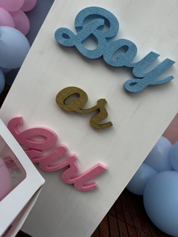 TNT per gender reveal in legno - immagine 2